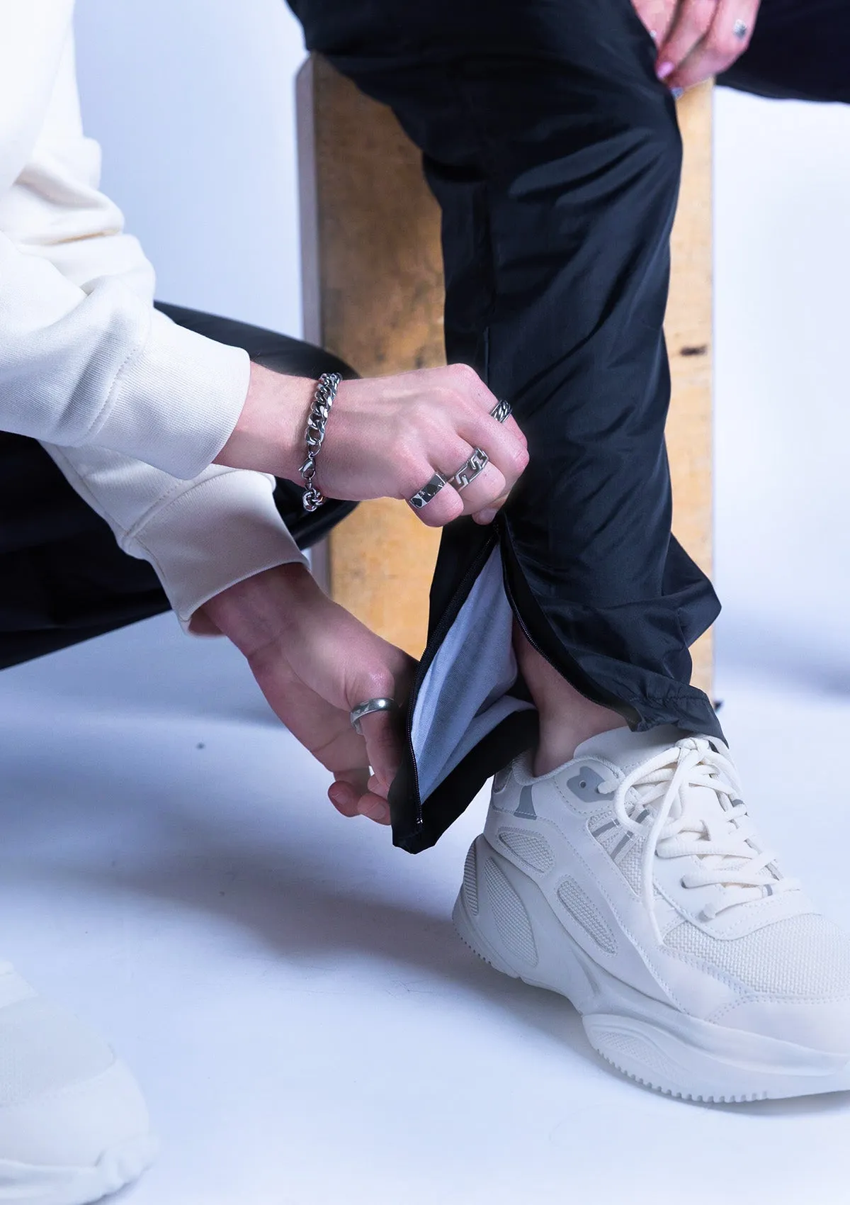 118 Unisex Nylon Sweatpants - Black