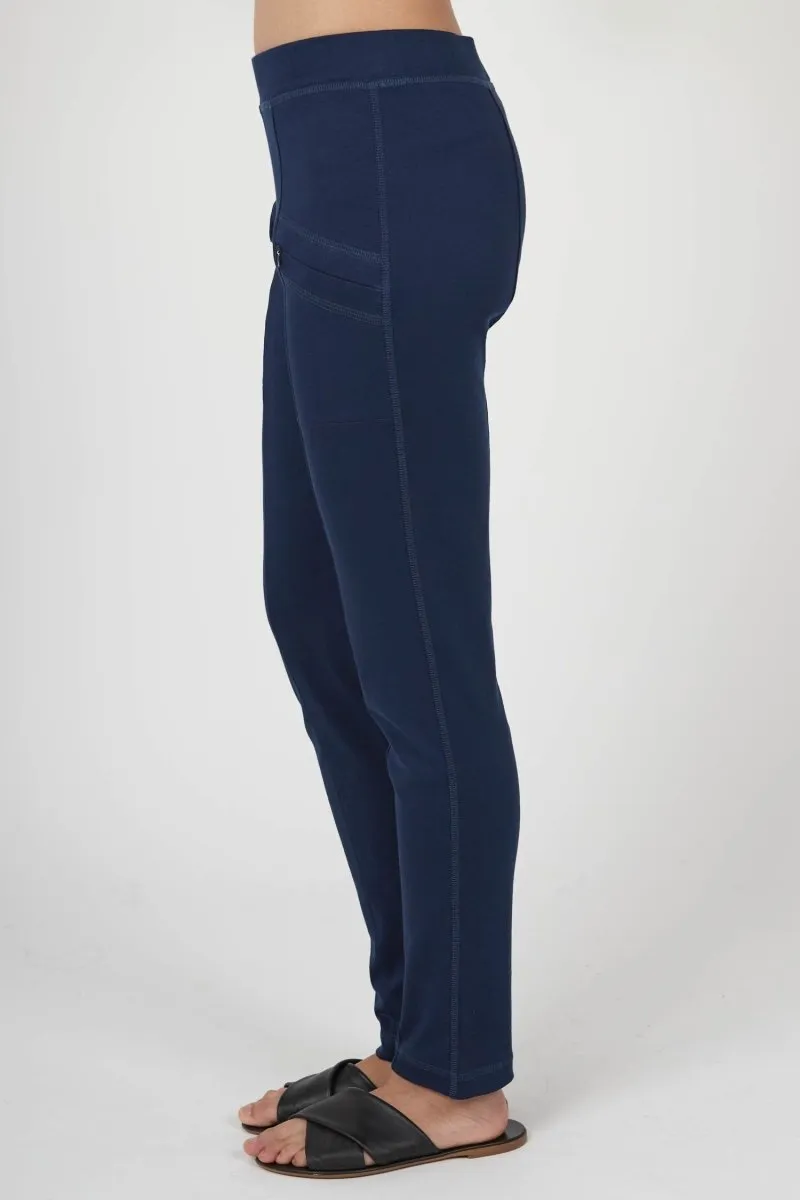 Essential Riding Pant in Navy