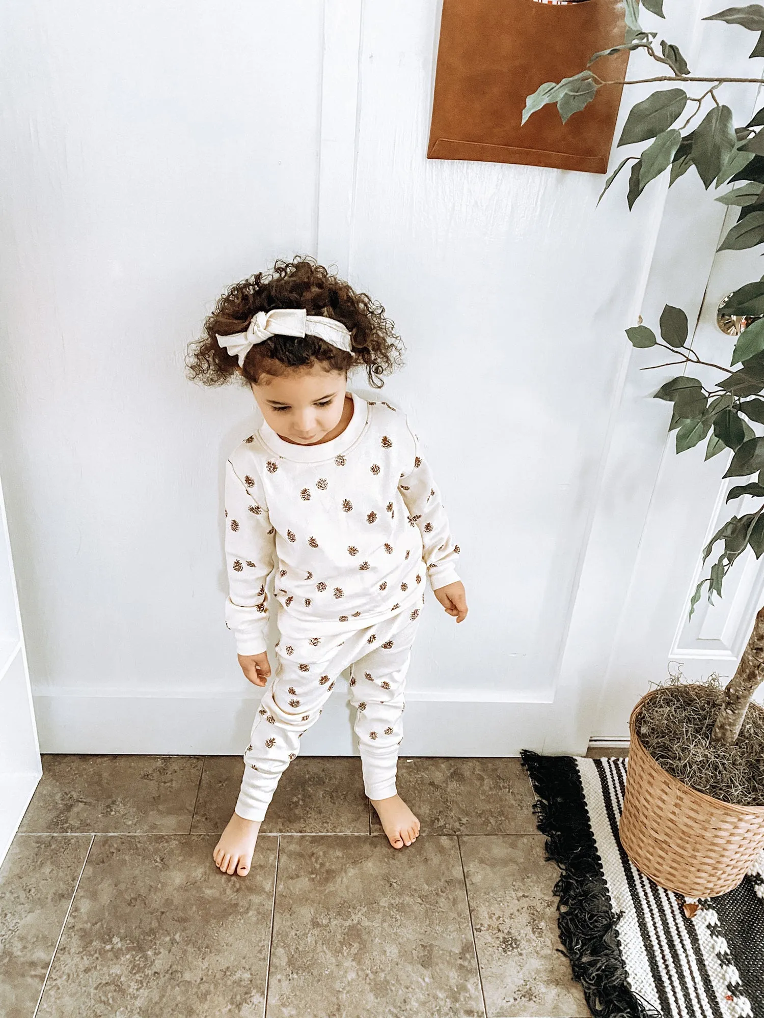 Kids' Printed Sweatshirt & Jogger Set in Buttercream Pinecone