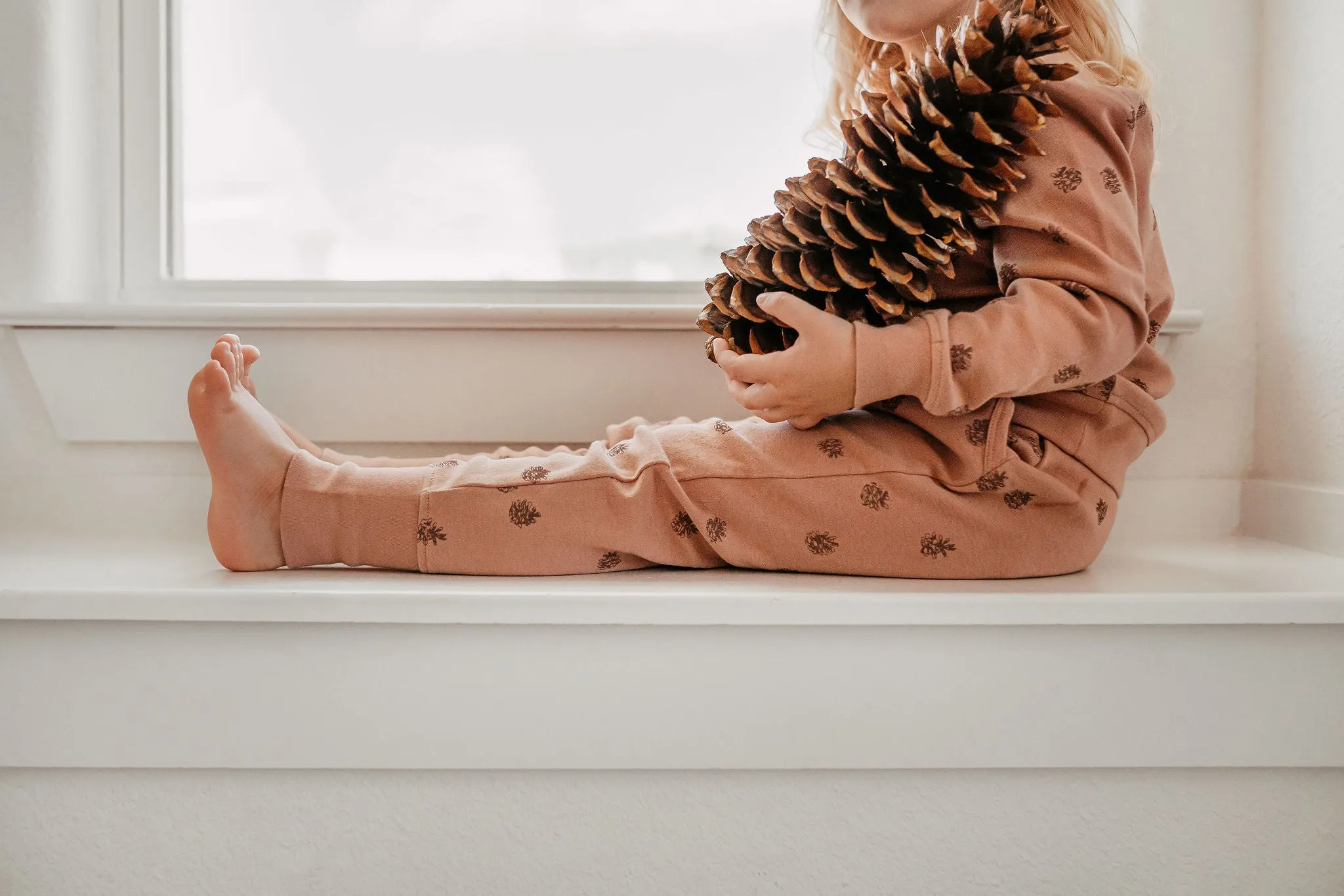 Kids' Printed Sweatshirt & Jogger Set in Nutmeg Pinecone