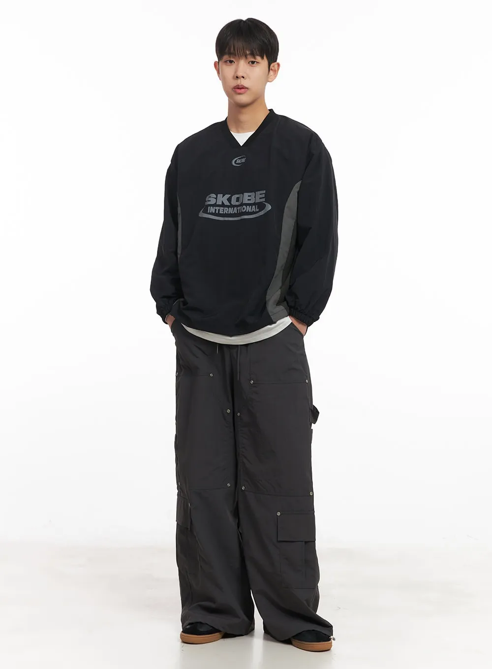 Men's Nylon Wide-Fit Cargo Pants IM517