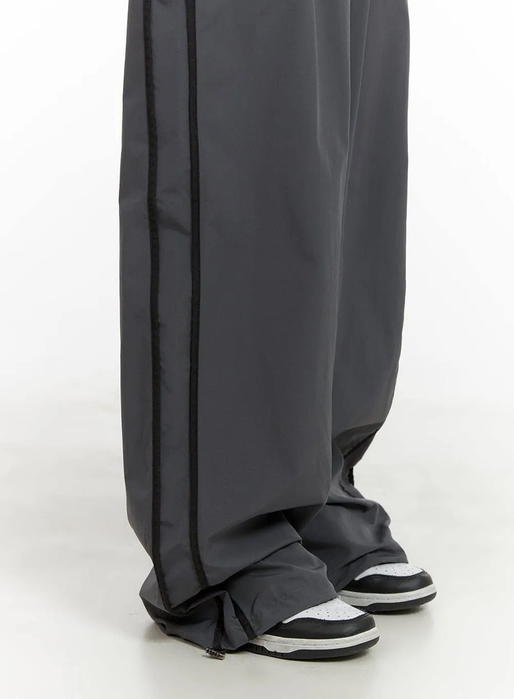 Nylon Banded Wide-Fit Pants CA430